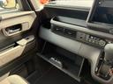 当社の届出済(登録済)未使用車は、新車登録時から「5年間、もしくは走行10万km」まで保証致します。保証内容はメーカー保証書(メンテナンスノート)に準じます。※詳細はスタッフにお尋ねください。