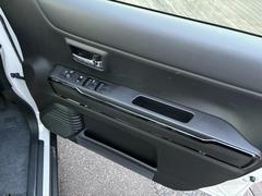 �������ե����롼�פκ߸ˤϤʤ�ȣ���������ʾ塣�͵����Ͻк�̤���Ѽ֤�������᡼����˭�٤�·�äư¿��������٤ޤ����ܳ�Ū�ʥ��ե���ʻ�ߤ������������󥻥ץȤΤ�Ź�Ǥ��� 4