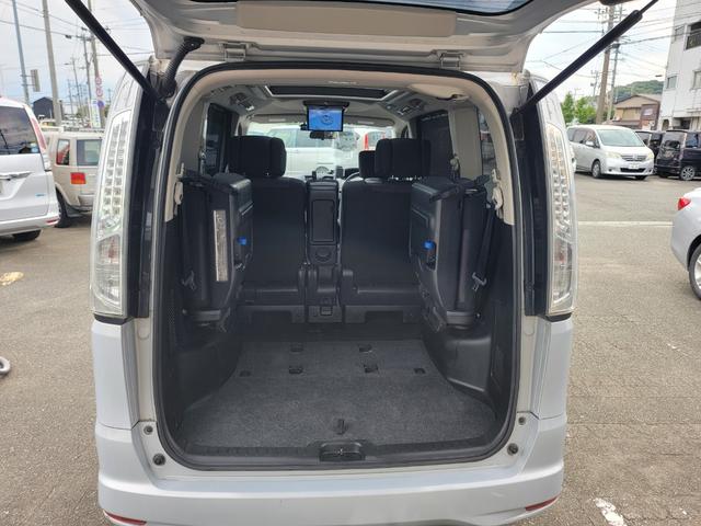 セレナ ハイウェイスターＧ　Ｓ－ハイブリッド　両側電動スライドドア　サンルーフ　メモリナビフルセグＴＶ　アルパインフリップダウンモニター　ＥＴＣ　バックカメラ　ドライブレコーダー　スマートキー２個　ワンオーナー記録簿付　禁煙車　日産ディーラー仕入（12枚目）