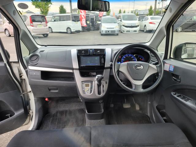 ムーヴ カスタム　Ｘ　後期型　ストラーダＳＤナビフルセグＴＶ　Ｂｌｕｅｔｏｏｔｈ接続　ＥＴＣ　ＨＩＤライト　禁煙車　純正フルエアロ　アイドリングストップ　プッシュスタート　スマートキー　ディーラー仕入れ（3枚目）