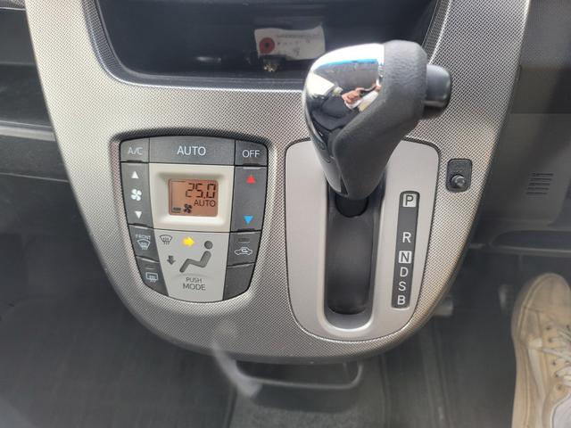 ムーヴ カスタム　Ｘ　後期型　ストラーダＳＤナビフルセグＴＶ　Ｂｌｕｅｔｏｏｔｈ接続　ＥＴＣ　ＨＩＤライト　禁煙車　純正フルエアロ　アイドリングストップ　プッシュスタート　スマートキー　ディーラー仕入れ（21枚目）