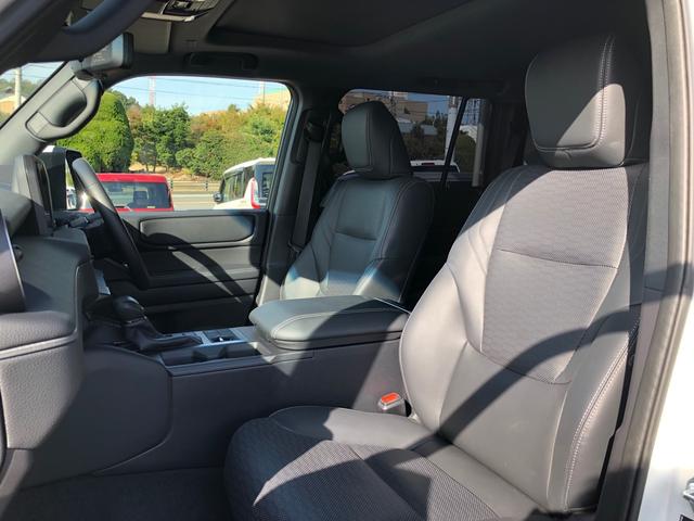 ランドクルーザー250 VX ワンオーナー サンルーフ 革シート 純正ディスプレイオーディオ 地デジ パノラミックビューモニター LEDヘッドライト トヨタセーフティーセンス ブラインドスポットモニター パワーシート ETC(11枚目)