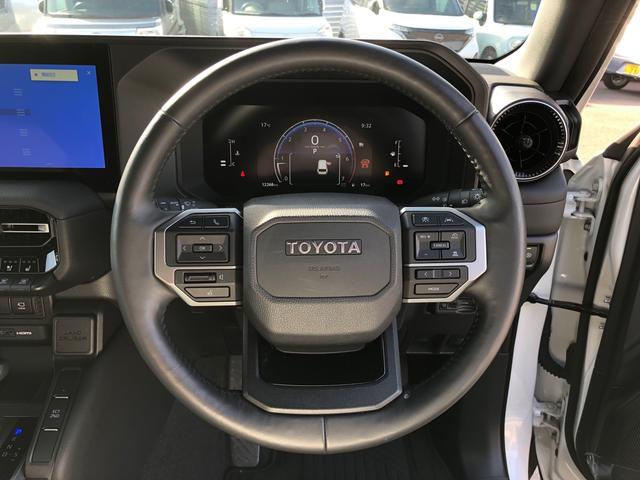 ランドクルーザー250 VX ワンオーナー サンルーフ 革シート 純正ディスプレイオーディオ 地デジ パノラミックビューモニター LEDヘッドライト トヨタセーフティーセンス ブラインドスポットモニター パワーシート ETC(16枚目)