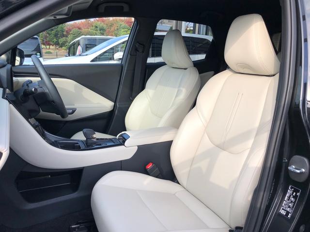 ＬＢＸ エレガント　ワンオーナー　革シート　純正ナビ　地デジ　パノラミックビューモニター　ＬＥＤヘッドライト　レクサスセーフティシステム　アドバンストパーク　ブラインドスポットモニター　パワーバックドア　シートヒーター（11枚目）