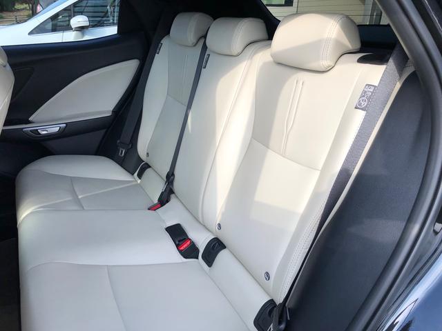 ＬＢＸ エレガント　ワンオーナー　革シート　純正ナビ　地デジ　パノラミックビューモニター　ＬＥＤヘッドライト　レクサスセーフティシステム　アドバンストパーク　ブラインドスポットモニター　パワーバックドア　シートヒーター（13枚目）