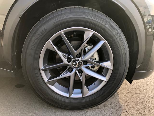 ＬＢＸ エレガント　ワンオーナー　革シート　純正ナビ　地デジ　パノラミックビューモニター　ＬＥＤヘッドライト　レクサスセーフティシステム　アドバンストパーク　ブラインドスポットモニター　パワーバックドア　シートヒーター（18枚目）