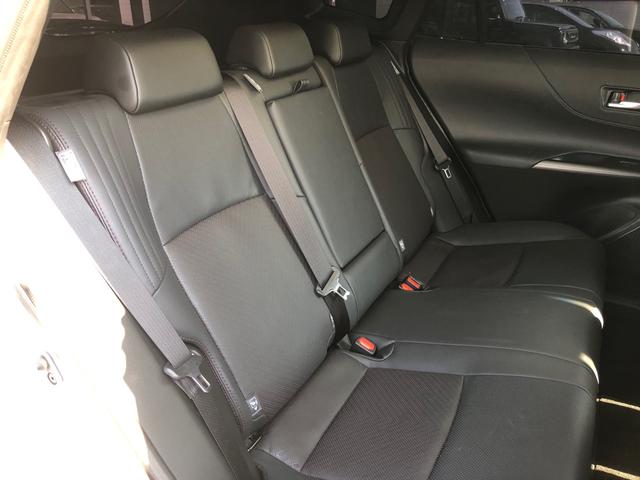 ハリアーＰＨＥＶ Ｚ　ワンオーナー　調光パノラマルーフ　革シート　純正ナビ　地デジ　パノラミックビューモニター　ＬＥＤヘッドライト　トヨタセーフティーセンス　ＪＢＬサウンド　パワーバックドア　パワーシート　シートエアコン（12枚目）