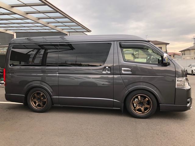 ハイエースバン スーパーGL ダークプライムII ワンオーナー 11インチナビ 地デジ パノラミックビューモニター LEDヘッドライト トヨタセーフティーセンス 両側パワースライドドア BLITZスポイラー ゲンブローダウン BACK9フェンダー(3枚目)