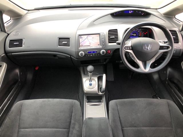 前オーナーさんが大切に乗っていたお車、直接仕入れていますので車内もとてもキレイですよ〜♪