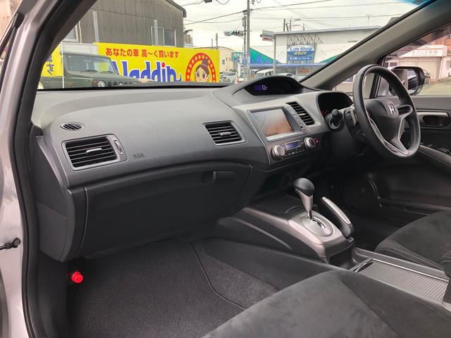 前オーナーさんが大切に乗っていたお車、直接仕入れていますので車内もとてもキレイですよ〜♪