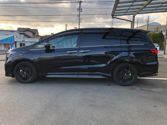 オデッセイハイブリッド ｅ：ＨＥＶアブソルート・ＥＸブラックエディション　ワンオーナー　純正９型ナビ　地デジ　マルチビューカメラ　ＬＥＤヘッドライト　ホンダセンシング　ブラインドスポットインフォメーション　パワーテールゲート　２列目シートヒーター　ワイヤレス充電器　ＥＴＣ（6枚目）