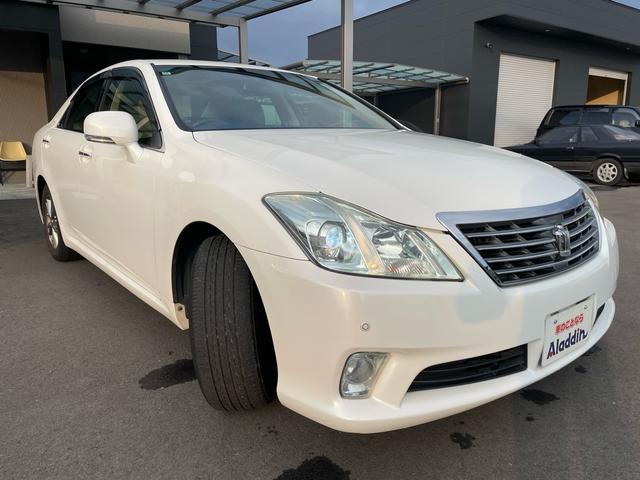 クラウン ２．５ロイヤルサルーン　プレミアムエディション　純正ナビ（Ｂｌｕｅｔｏｏｔｈ　ＣＤ　ＤＶＤ）　地デジ　バックモニター　キセノン　パワーシート　スマートキー　プッシュスタート　ＥＴＣ（2枚目）