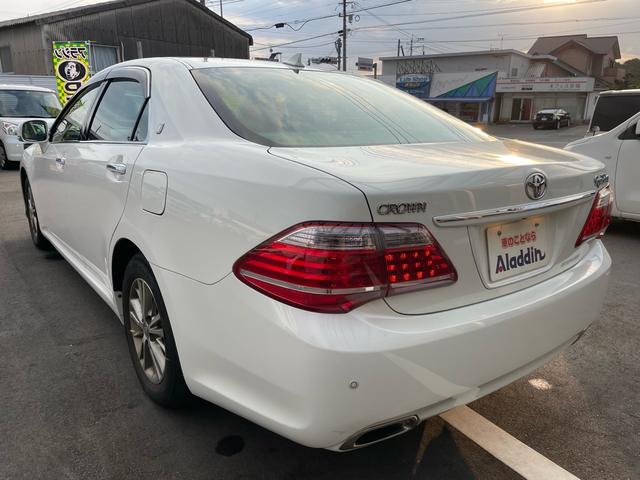 クラウン ２．５ロイヤルサルーン　プレミアムエディション　純正ナビ（Ｂｌｕｅｔｏｏｔｈ　ＣＤ　ＤＶＤ）　地デジ　バックモニター　キセノン　パワーシート　スマートキー　プッシュスタート　ＥＴＣ（5枚目）