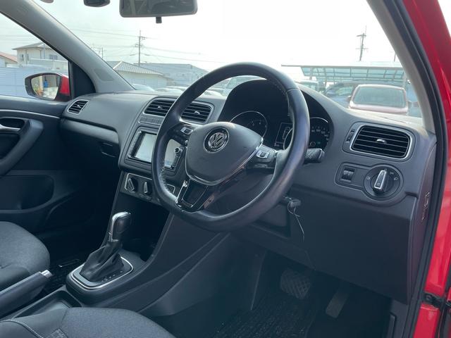 ポロ ＴＳＩコンフォートライン　純正ナビ（Ｂｌｕｅｔｏｏｔｈ　ＣＤ　ＤＶＤ　ＳＤ）　地デジ　バックモニター　キーレス　ＥＴＣ（7枚目）