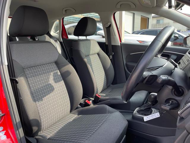 ポロ ＴＳＩコンフォートライン　純正ナビ（Ｂｌｕｅｔｏｏｔｈ　ＣＤ　ＤＶＤ　ＳＤ）　地デジ　バックモニター　キーレス　ＥＴＣ（8枚目）