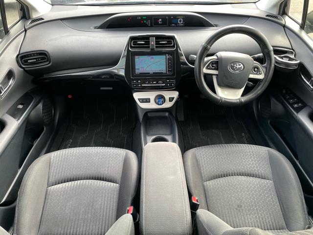 プリウス Ｓ　ナビ（Ｂｌｕｅｔｏｏｔｈ　ＣＤ　ＤＶＤ）　地デジ　バックモニター　ＬＥＤヘッドライト　トヨタセーフティーセンス　モデリスタエアロ　モデリスタＡＷ　スマートキー　プッシュスタート　ＥＴＣ（9枚目）