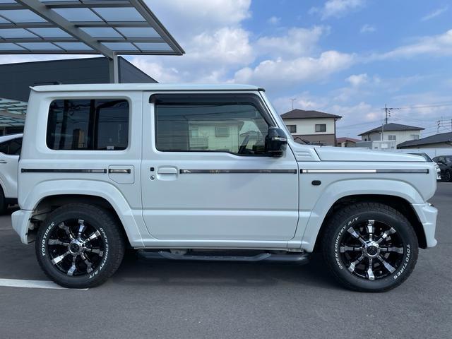 ジムニー ＸＣ　ワンオーナー　１１インチナビ　地デジ　バックモニター　ＬＥＤヘッドライト　デュアルセンサーブレーキサポート　シートヒーター　トラストマフラー　ブリッツスロコン　社外ＬＥＤテールライト　ＥＴＣ（3枚目）