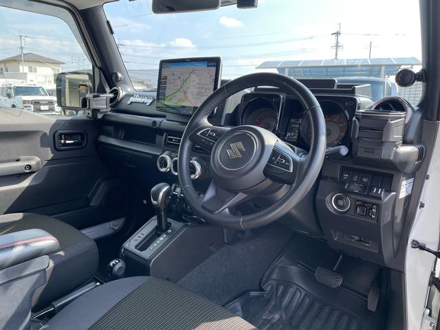 ジムニー ＸＣ　ワンオーナー　１１インチナビ　地デジ　バックモニター　ＬＥＤヘッドライト　デュアルセンサーブレーキサポート　シートヒーター　トラストマフラー　ブリッツスロコン　社外ＬＥＤテールライト　ＥＴＣ（7枚目）