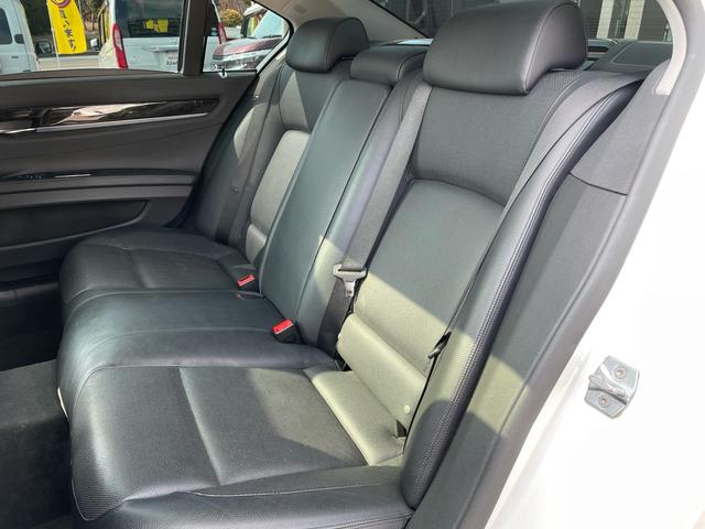 7シリーズ アクティブハイブリッド7 黒革シート サンルーフ 純正ナビ(Bluetooth CD DVD) 地デジ バックモニター LEDヘッドライト パワーシート シートヒーター シートエアコン スマートキー プッシュスタート ETC(13枚目)