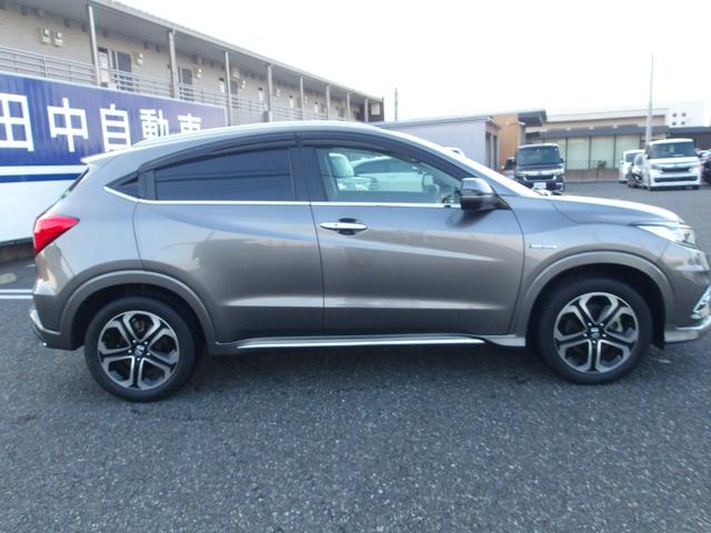 ヴェゼル ハイブリッドＺ・ホンダセンシング　１オーナー／純正８インチナビ／Ｂｌｕｅｔｏｏｔｈ／フルセグ／ステリモ／クルコン／Ｒカメラ／ＥＴＣ／純正ドラレコ／シートヒーター／オートリトラミラー／ＬＥＤヘッドライト／ＬＥＤフォグライト／禁煙車（5枚目）