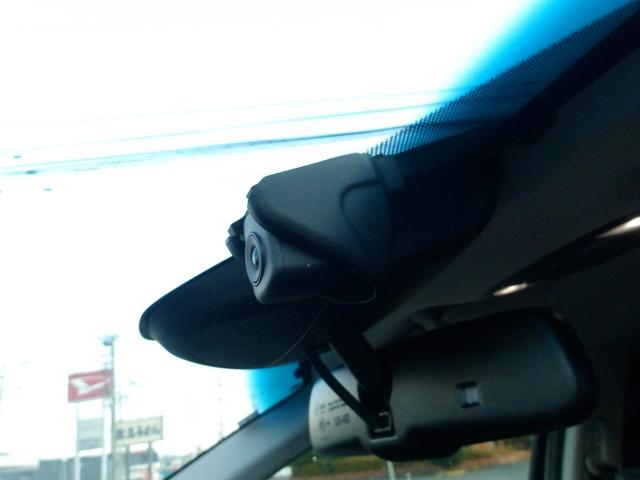 ヴェゼル ハイブリッドＺ・ホンダセンシング　１オーナー／純正８インチナビ／Ｂｌｕｅｔｏｏｔｈ／フルセグ／ステリモ／クルコン／Ｒカメラ／ＥＴＣ／純正ドラレコ／シートヒーター／オートリトラミラー／ＬＥＤヘッドライト／ＬＥＤフォグライト／禁煙車（19枚目）