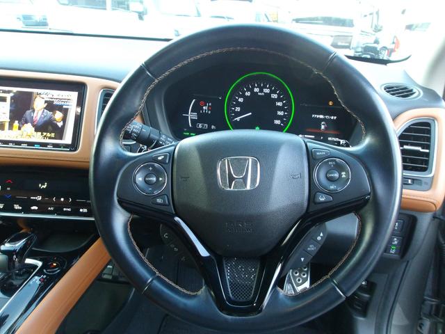 ヴェゼル ハイブリッドＺ・ホンダセンシング　１オーナー／純正８インチナビ／Ｂｌｕｅｔｏｏｔｈ／フルセグ／ステリモ／クルコン／Ｒカメラ／ＥＴＣ／純正ドラレコ／シートヒーター／オートリトラミラー／ＬＥＤヘッドライト／ＬＥＤフォグライト／禁煙車（20枚目）