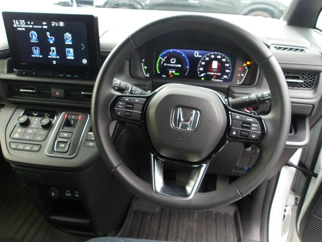 ステップワゴン ｅ：ＨＥＶスパーダ　１オーナー／純正９インチナビ／ＨＯＮＤＡコネクト／Ｂｌｕｅｔｏｏｔｈ／フルセグ／ステリモ／クルコン／Ｒカメラ／ＥＴＣ／ドラレコＦＲ／シートヒーター／パワーテールゲート／ＬＥＤフォグライト／禁煙車（30枚目）