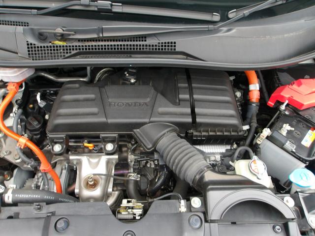 ステップワゴン ｅ：ＨＥＶスパーダ　１オーナー／純正９インチナビ／ＨＯＮＤＡコネクト／Ｂｌｕｅｔｏｏｔｈ／フルセグ／ステリモ／クルコン／Ｒカメラ／ＥＴＣ／ドラレコＦＲ／シートヒーター／パワーテールゲート／ＬＥＤフォグライト／禁煙車（32枚目）