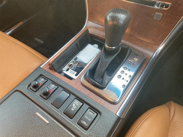 フーガ ２５０ＧＴ　クリアランスソナー　バックカメラ　ナビ　アルミホイール　オートライト　ＡＴ　Ｂｌｕｅｔｏｏｔｈ　ミュージックプレイヤー接続可　ＣＤ　パワーシート　スマートキー　電動格納ミラー　シートヒーター（9枚目）