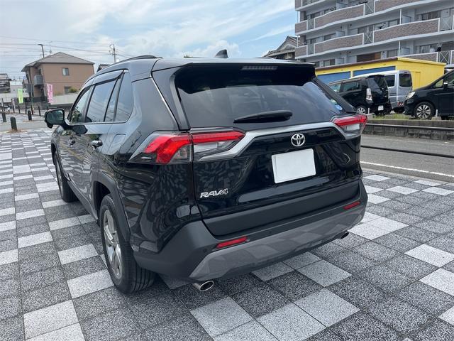ＲＡＶ４ Ｇ　４ＷＤ　フルセグナビ　バックモニター　ドライブレコーダー　本革シート　スマートキー　純正アルミ　クルーズコントロール　ＥＴＣ　ＬＥＤヘッドライト　レーンアシスト（11枚目）