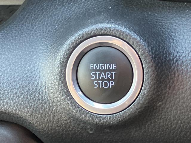 ヤリス Ｘ　ＥＴＣ　全周囲カメラ　ナビ　クリアランスソナー　レーンアシスト　衝突被害軽減システム　オートマチックハイビーム　オートライト　スマートキー　電動格納ミラー　ＣＶＴ　盗難防止システム　衝突安全ボディ（9枚目）