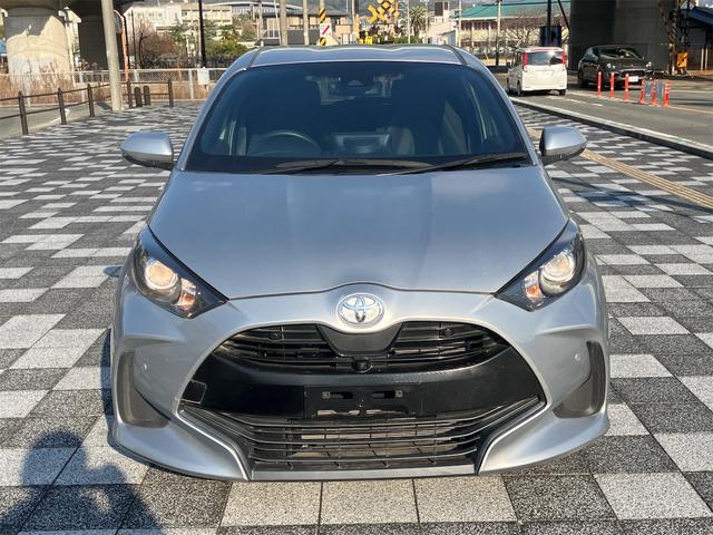 ヤリス Ｘ　ＥＴＣ　全周囲カメラ　ナビ　クリアランスソナー　レーンアシスト　衝突被害軽減システム　オートマチックハイビーム　オートライト　スマートキー　電動格納ミラー　ＣＶＴ　盗難防止システム　衝突安全ボディ（12枚目）