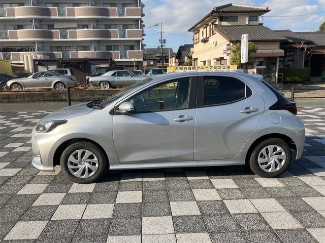 ヤリス Ｘ　ＥＴＣ　全周囲カメラ　ナビ　クリアランスソナー　レーンアシスト　衝突被害軽減システム　オートマチックハイビーム　オートライト　スマートキー　電動格納ミラー　ＣＶＴ　盗難防止システム　衝突安全ボディ（18枚目）