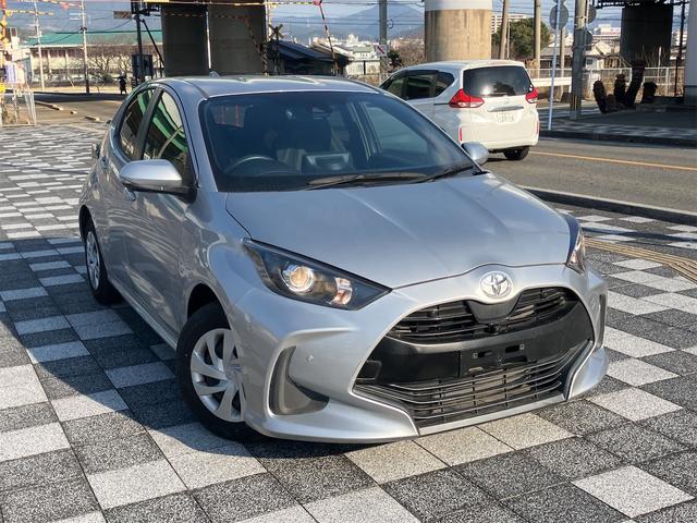 ヤリス Ｘ　ＥＴＣ　全周囲カメラ　ナビ　クリアランスソナー　レーンアシスト　衝突被害軽減システム　オートマチックハイビーム　オートライト　スマートキー　電動格納ミラー　ＣＶＴ　盗難防止システム　衝突安全ボディ（21枚目）