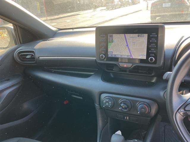 ヤリス Ｘ　ＥＴＣ　全周囲カメラ　ナビ　クリアランスソナー　レーンアシスト　衝突被害軽減システム　オートマチックハイビーム　オートライト　スマートキー　電動格納ミラー　ＣＶＴ　盗難防止システム　衝突安全ボディ（39枚目）