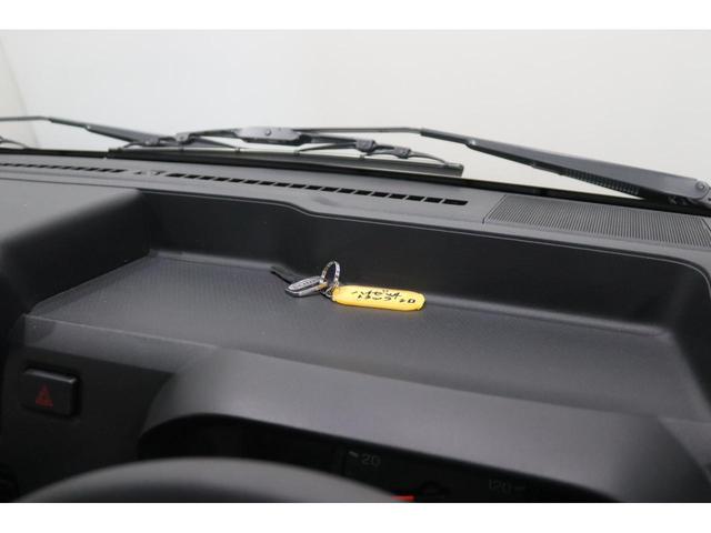 スタンダード 新車保証継承付 ワンオーナー 5速MT 4WD 三方開 アイドリングストップ クリアランスソナー 衝突被害軽減 エアコン パワステ パワーウインドウ 工具箱 ラバーマット(19枚目)
