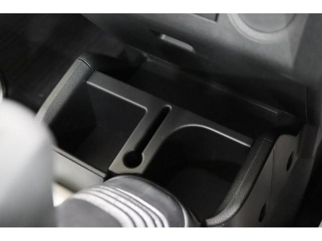 スタンダード 新車保証継承付 ワンオーナー 5速MT 4WD 三方開 アイドリングストップ クリアランスソナー 衝突被害軽減 エアコン パワステ パワーウインドウ 工具箱 ラバーマット(21枚目)
