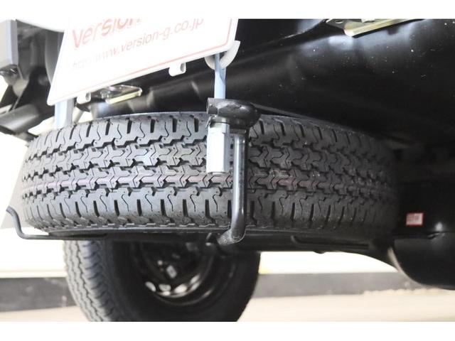 スタンダード 新車保証継承付 ワンオーナー 5速MT 4WD 三方開 アイドリングストップ クリアランスソナー 衝突被害軽減 エアコン パワステ パワーウインドウ 工具箱 ラバーマット(26枚目)