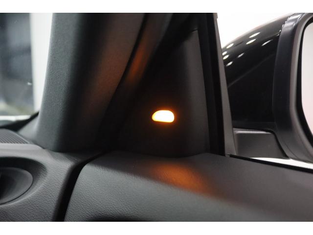 フェアレディＺ ベースグレード　新車保証継承付　ワンオーナー　６速ＭＴ　ターボ　プリズムホワイトスーパーブラックツートーン　メモリーナビ　フルセグ　バックカメラ　ＢＳＷ　ＥＴＣ　ＬＥＤヘッドライト　オートライト　１８ＡＷ（17枚目）