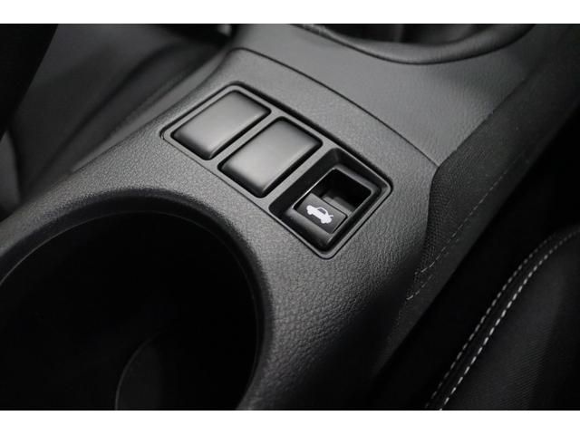 フェアレディＺ ベースグレード　新車保証継承付　ワンオーナー　６速ＭＴ　ターボ　プリズムホワイトスーパーブラックツートーン　メモリーナビ　フルセグ　バックカメラ　ＢＳＷ　ＥＴＣ　ＬＥＤヘッドライト　オートライト　１８ＡＷ（21枚目）