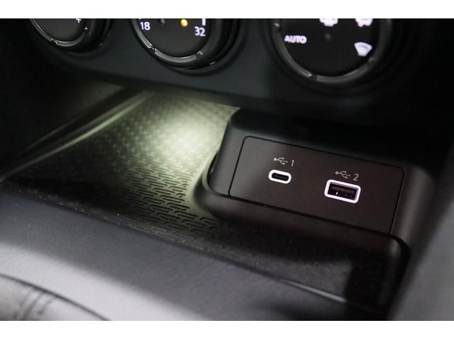フェアレディＺ ベースグレード　新車保証継承付　ワンオーナー　６速ＭＴ　ターボ　プリズムホワイトスーパーブラックツートーン　メモリーナビ　フルセグ　バックカメラ　ＢＳＷ　ＥＴＣ　ＬＥＤヘッドライト　オートライト　１８ＡＷ（22枚目）