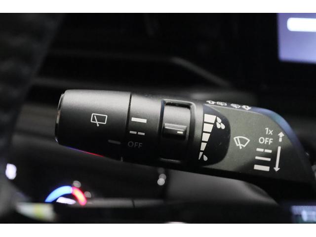 セレナ ｅ－パワー　ハイウェイスターＶ　新車保証継承付　ワンオーナー　禁煙車　後席モニター　インテリジェントルームミラー　フロントプロテクター　全周囲カメラ　メモリーナビ　フルセグ　ＥＴＣ　フロアカーペットフローリングセット　１６ＡＷ（37枚目）
