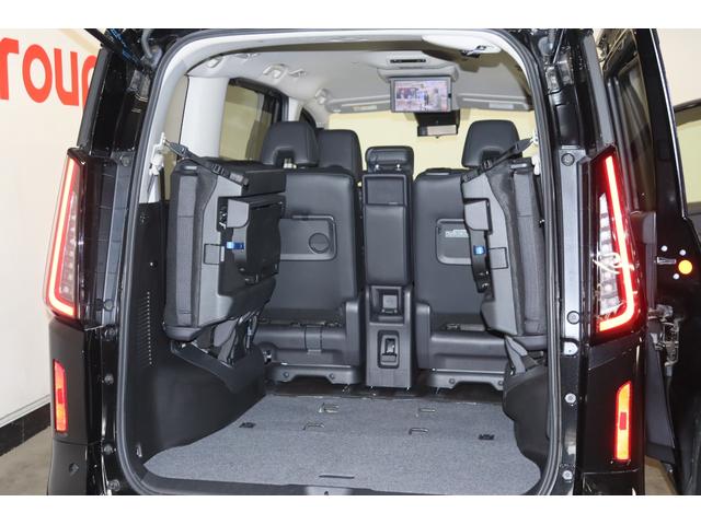 セレナ ｅ－パワー　ハイウェイスターＶ　新車保証継承付　ワンオーナー　禁煙車　後席モニター　インテリジェントルームミラー　フロントプロテクター　全周囲カメラ　メモリーナビ　フルセグ　ＥＴＣ　フロアカーペットフローリングセット　１６ＡＷ（44枚目）