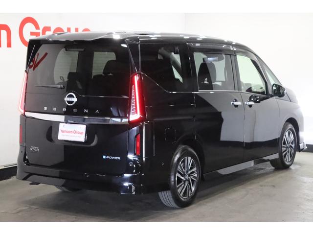 セレナ ｅ－パワー　ハイウェイスターＶ　新車保証継承付　ワンオーナー　禁煙車　後席モニター　インテリジェントルームミラー　フロントプロテクター　全周囲カメラ　メモリーナビ　フルセグ　ＥＴＣ　フロアカーペットフローリングセット　１６ＡＷ（51枚目）