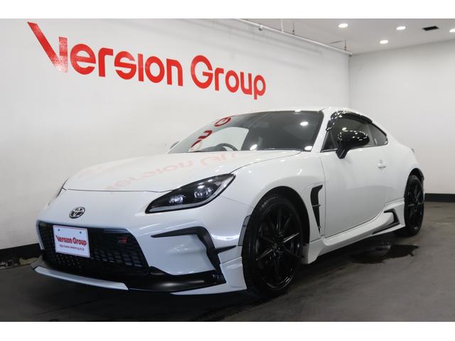 ＧＲ８６ ＲＺ　新車保証継承付　ワンオーナー　ＴＲＤフルエアロ　ＧＲマフラー　９ｉｎメモリ―ナビ　フルセグ　バックカメラ　セーフティセンス　ハーフレザーシート　シートヒーター　ＬＥＤライト　オートライト　１８ＡＷ（6枚目）
