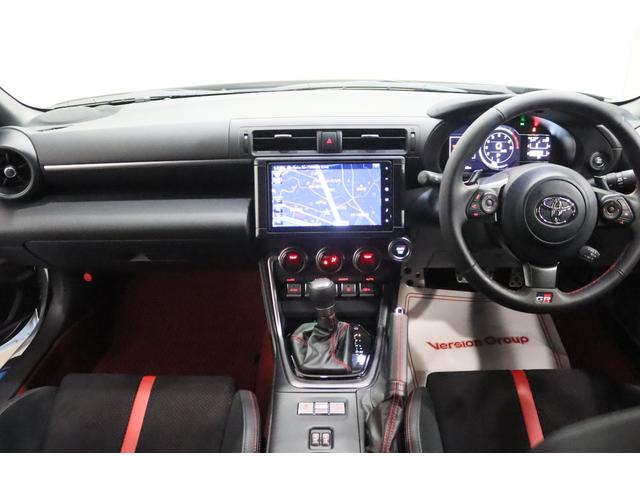 ＧＲ８６ ＲＺ　新車保証継承付　ワンオーナー　ＴＲＤフルエアロ　ＧＲマフラー　９ｉｎメモリ―ナビ　フルセグ　バックカメラ　セーフティセンス　ハーフレザーシート　シートヒーター　ＬＥＤライト　オートライト　１８ＡＷ（9枚目）
