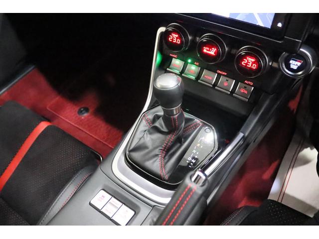 ＧＲ８６ ＲＺ　新車保証継承付　ワンオーナー　ＴＲＤフルエアロ　ＧＲマフラー　９ｉｎメモリ―ナビ　フルセグ　バックカメラ　セーフティセンス　ハーフレザーシート　シートヒーター　ＬＥＤライト　オートライト　１８ＡＷ（12枚目）