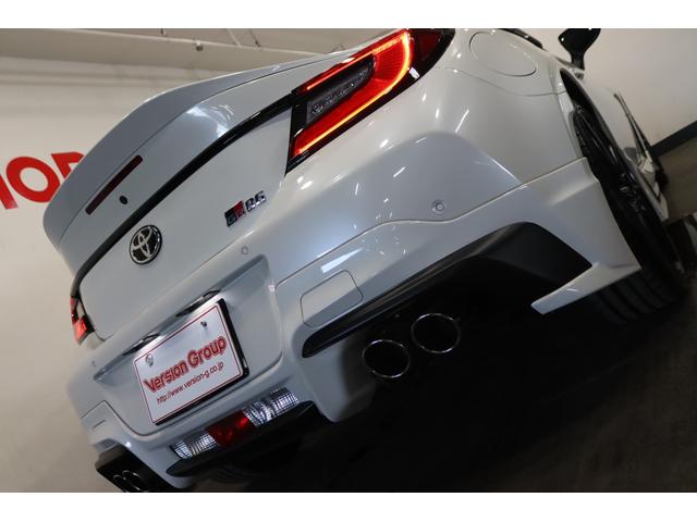 ＧＲ８６ ＲＺ　新車保証継承付　ワンオーナー　ＴＲＤフルエアロ　ＧＲマフラー　９ｉｎメモリ―ナビ　フルセグ　バックカメラ　セーフティセンス　ハーフレザーシート　シートヒーター　ＬＥＤライト　オートライト　１８ＡＷ（15枚目）