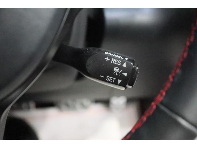 ＧＲ８６ ＲＺ　新車保証継承付　ワンオーナー　ＴＲＤフルエアロ　ＧＲマフラー　９ｉｎメモリ―ナビ　フルセグ　バックカメラ　セーフティセンス　ハーフレザーシート　シートヒーター　ＬＥＤライト　オートライト　１８ＡＷ（18枚目）