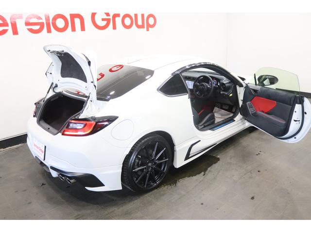 ＧＲ８６ ＲＺ　新車保証継承付　ワンオーナー　ＴＲＤフルエアロ　ＧＲマフラー　９ｉｎメモリ―ナビ　フルセグ　バックカメラ　セーフティセンス　ハーフレザーシート　シートヒーター　ＬＥＤライト　オートライト　１８ＡＷ（36枚目）